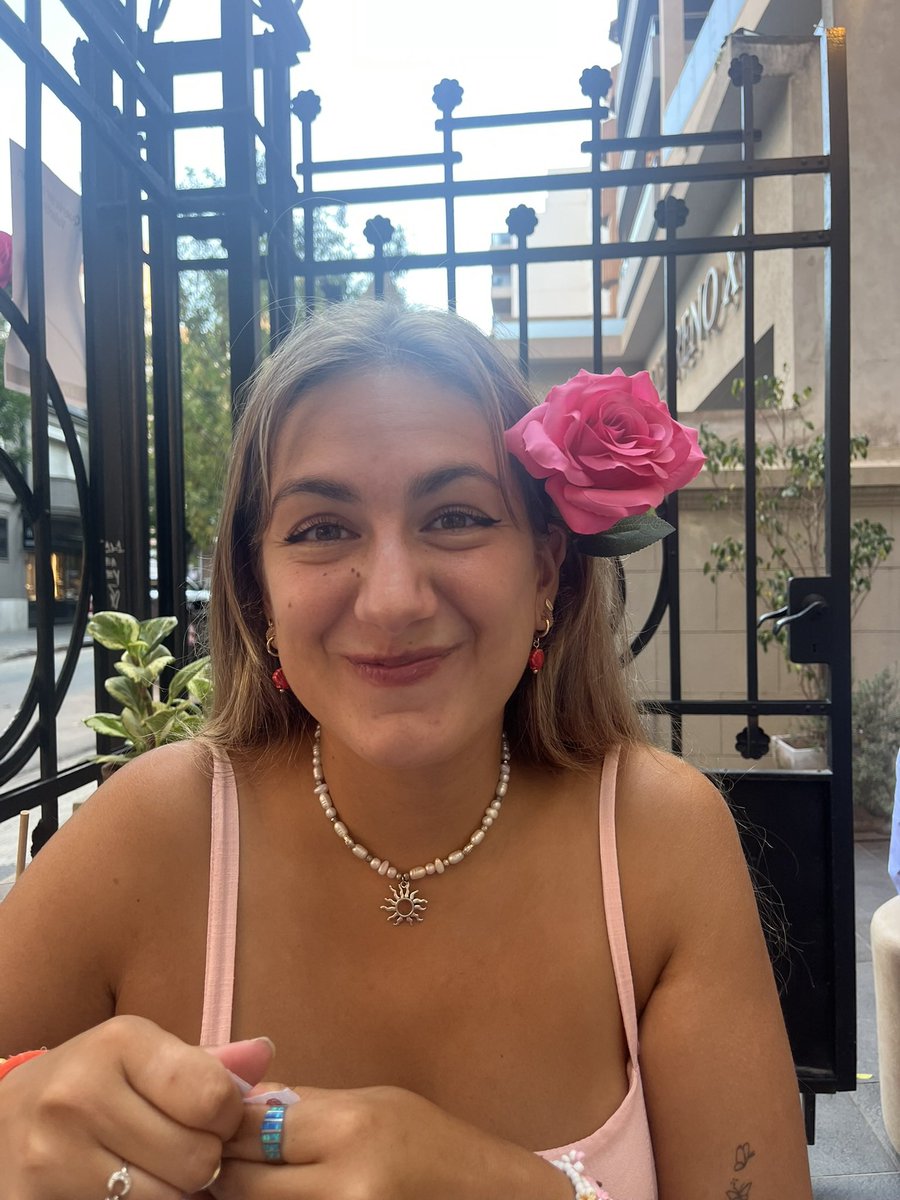 un día la vida decidió que me tocaba ser feliz y me trajo el mejor regalo de todos 🌺