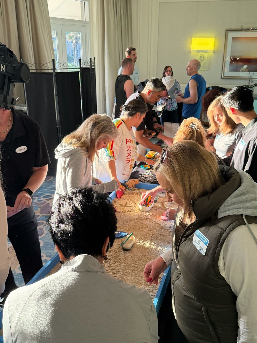 Execs In The Know tweet media