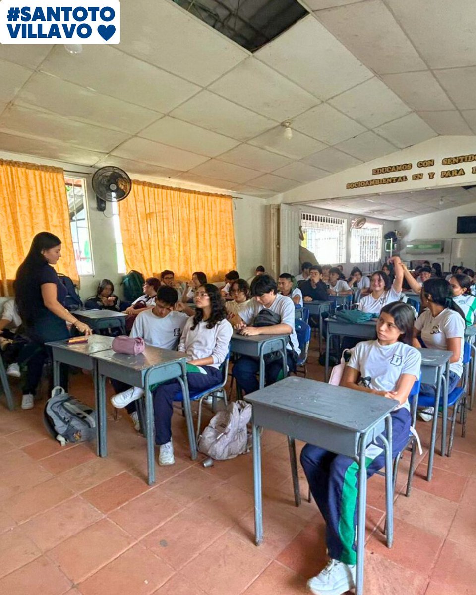 Nuestro equipo de admisiones estuvo acompañando a los estudiantes de grado décimo y once del Colegio Los Centauros en una jornada de orientación vocacional 🙌

#OrientacionVocacional #universidad #GradoOnce #SantotoVillavicencio #proyectodevida