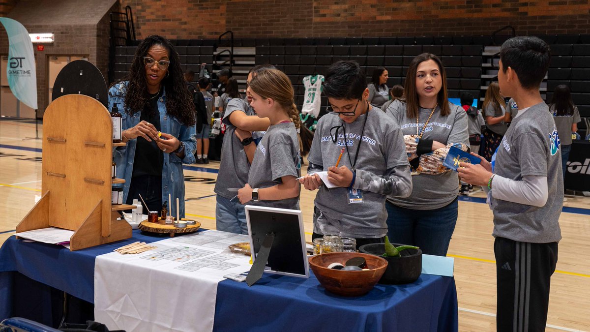 Andersen Junior High School's principal Taz Holley recognizes the importance of students experiencing hands-on learning opportunities to understand the world around them. Read more from SanTan Sun News: bit.ly/4qVYtdN. #WeAreChandlerUnified
