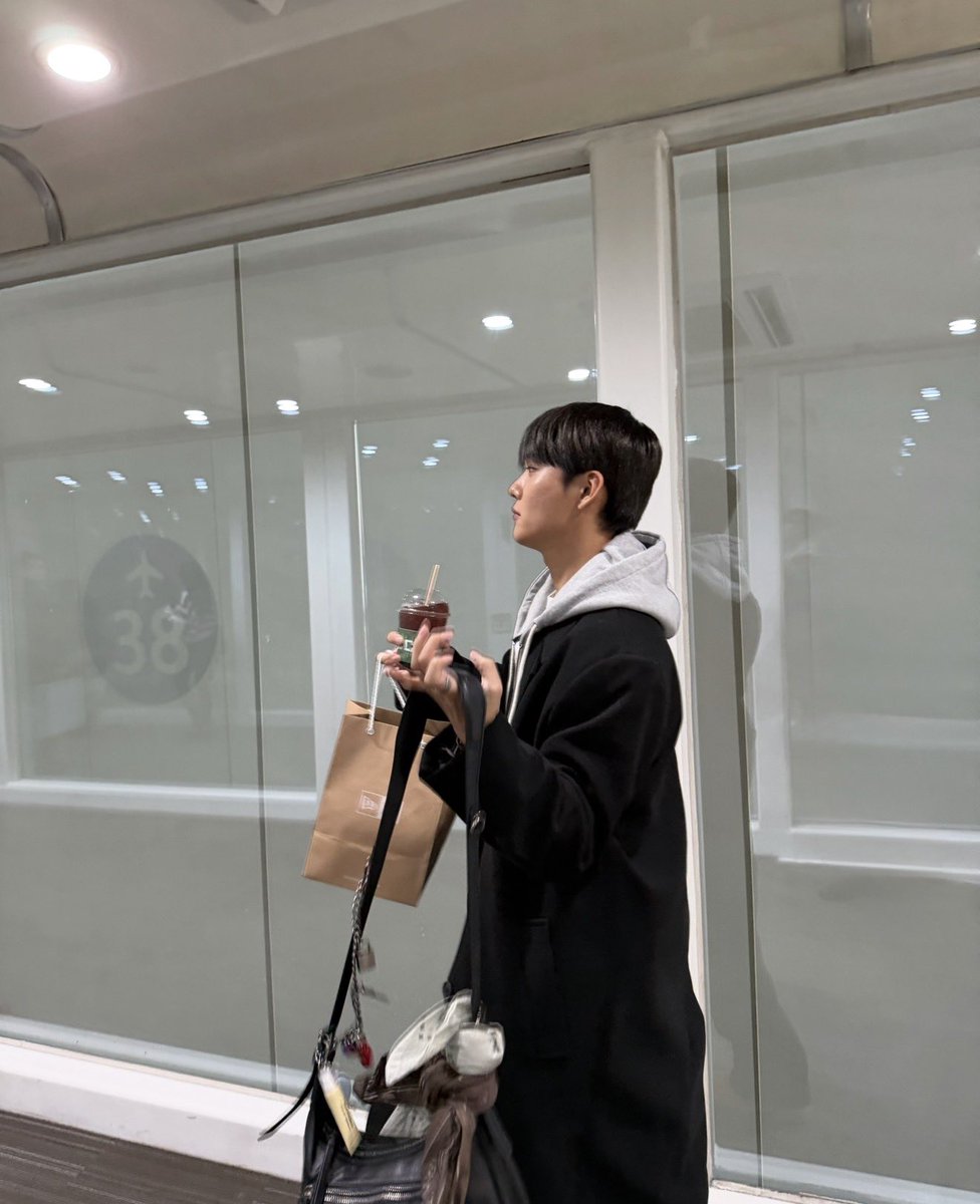 생일축하합니다 행넴~~
항상 밝고 씩씩하게!
즐겁게 행복하게 건강하게 삽시다 ㅎㅎㅎ
사랑합니다❤3❤️

#CIX #용희 #ShiningStarSeunghunDay
#영원한_우리의_별_승훈