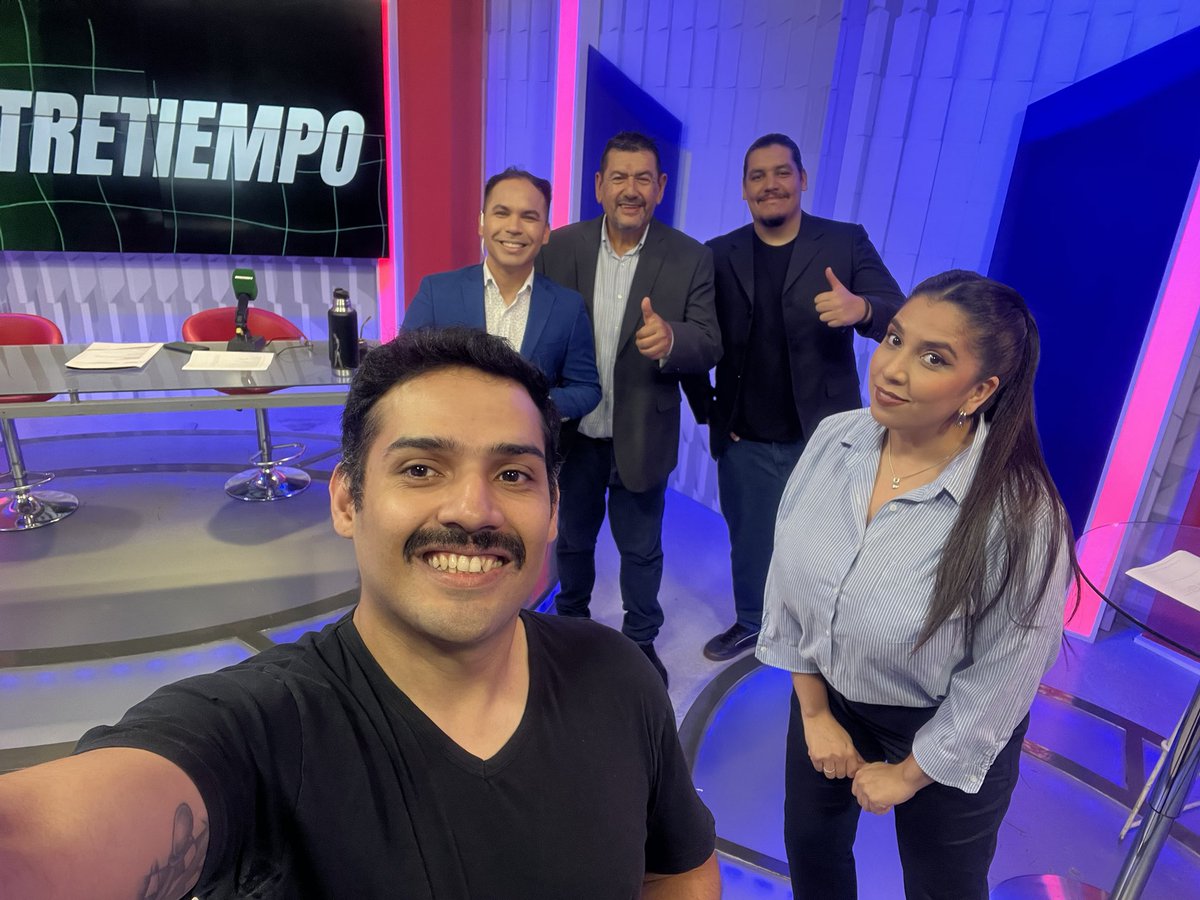 #Entretiempo por #NPY de 12:00 a 13:00 hs

<a href="/gusdelpuerto/">Gustavo Antonio del Puerto Rodríguez</a> 
<a href="/NelsonReneOk/">Nelson Rene</a> 
<a href="/guille_areco/">Guillermo Areco</a> 
<a href="/_DalmaAlmiron/">Dalma Almiron</a>