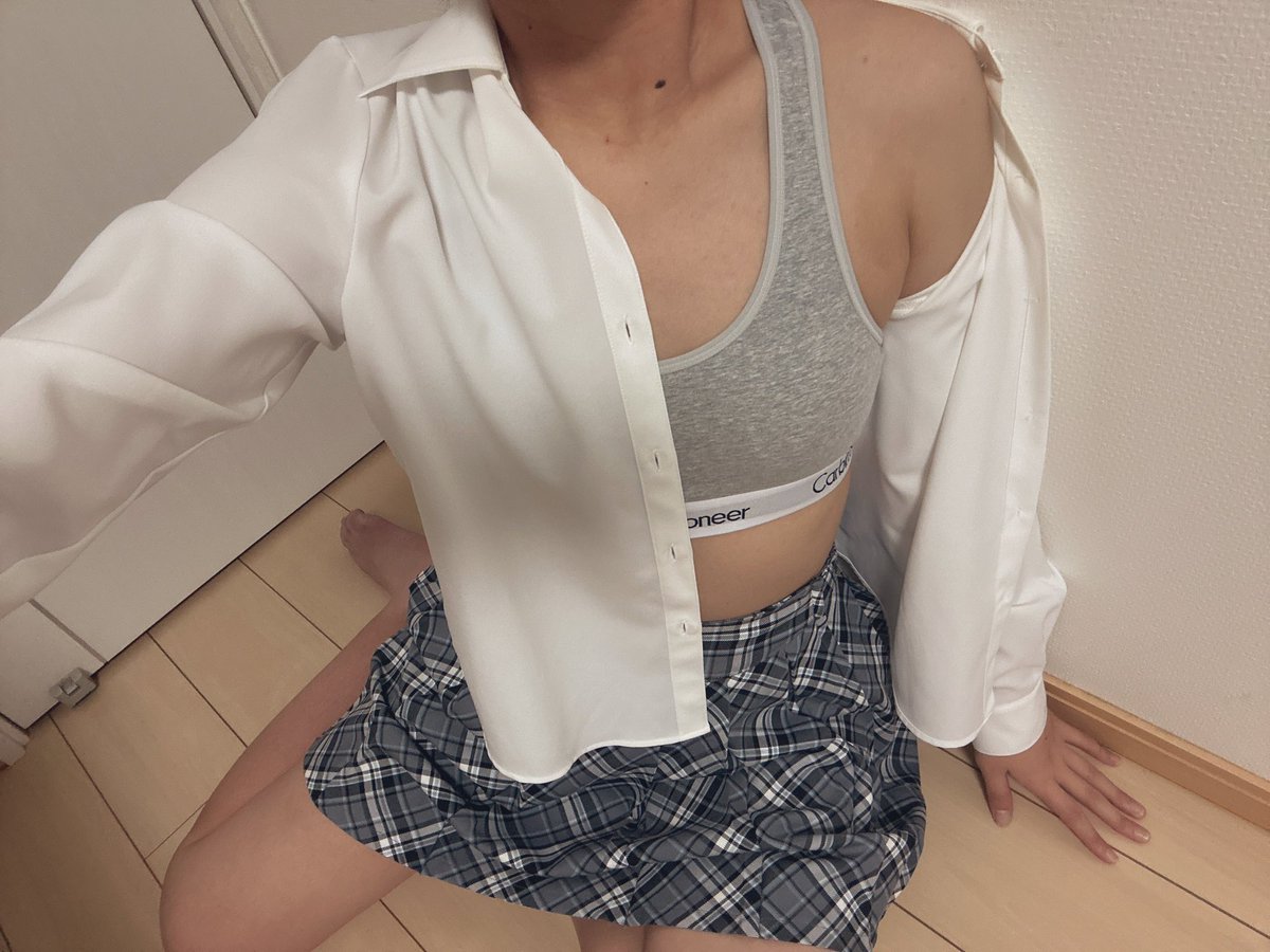 AAA6cp22's tweet photo. せいふく https://t.co/WkFjJEfLHR