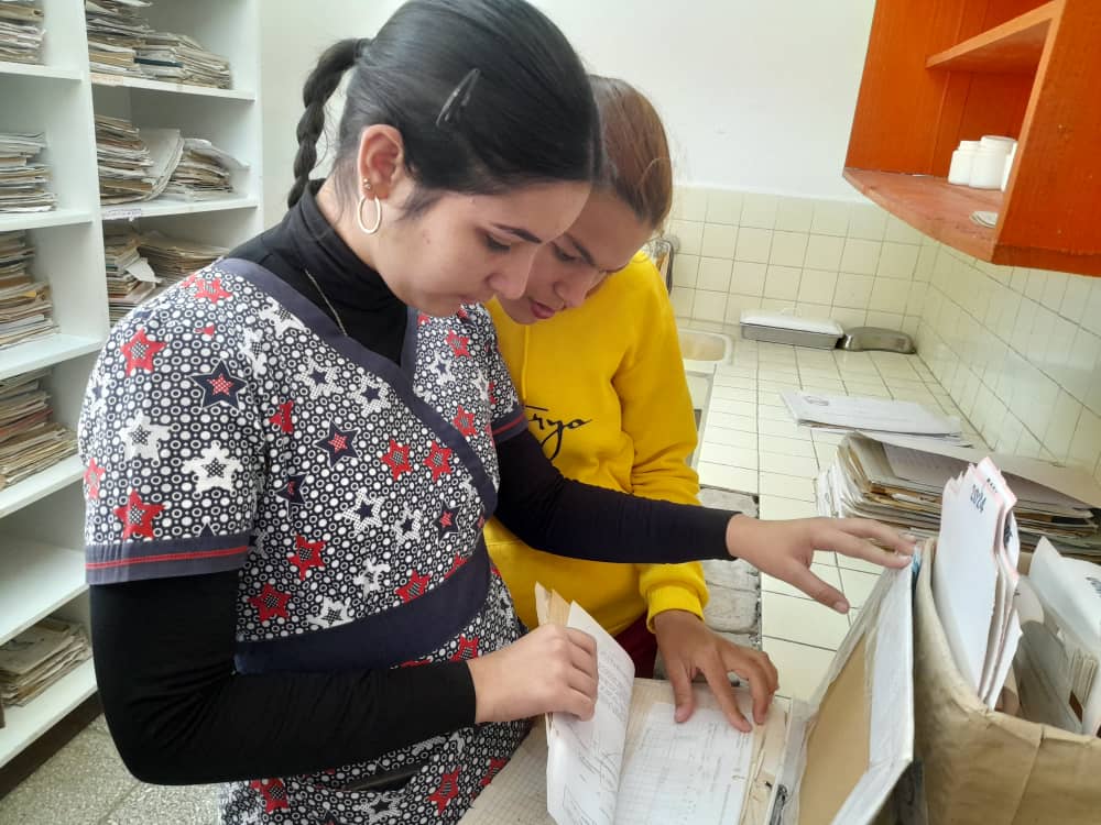 ucmvccu's tweet photo. 🏥🩸 Estudiantes de la #UCMVC en los CMF 20-7 y 20-8 de Las Minas realizan:
✅ Dispensarización y actualización
✅ Citación de donantes de sangre
✅ Apoyo a vacunación (Toxoide y refuerzo COVID)

👏 Compromiso comunitario en acción. https://t.co/SwPFz6wKD9