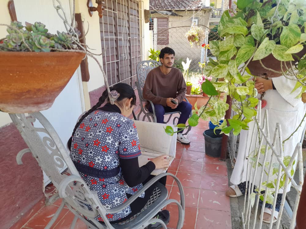ucmvccu's tweet photo. 🏥🩸 Estudiantes de la #UCMVC en los CMF 20-7 y 20-8 de Las Minas realizan:
✅ Dispensarización y actualización
✅ Citación de donantes de sangre
✅ Apoyo a vacunación (Toxoide y refuerzo COVID)

👏 Compromiso comunitario en acción. https://t.co/SwPFz6wKD9