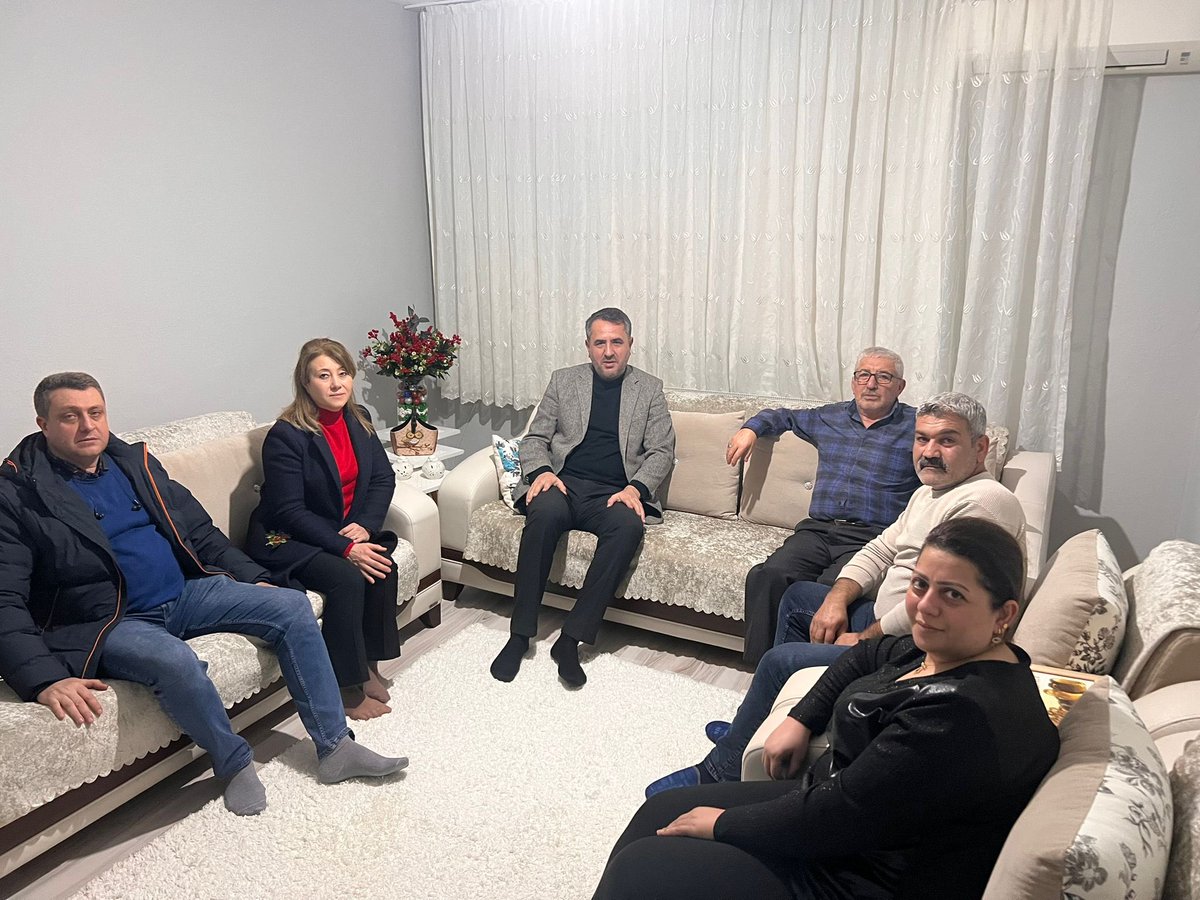 📍Osmangazi Mahallesi

"Ramazan'ın bereketini Kaplan ailesi ile paylaşıyoruz!"

İlçe Başkanımız Sn. <a href="/TarkanDuzman/">Tarkan DÜZMAN</a> , yöneticilerimiz ve mahalle başkanımızla birlikte iftar sonrası gecenin son ziyaretini Mahalle sakinlerinden Dilek Kaplan hanım ve kıymetli ailesine misafir olarak