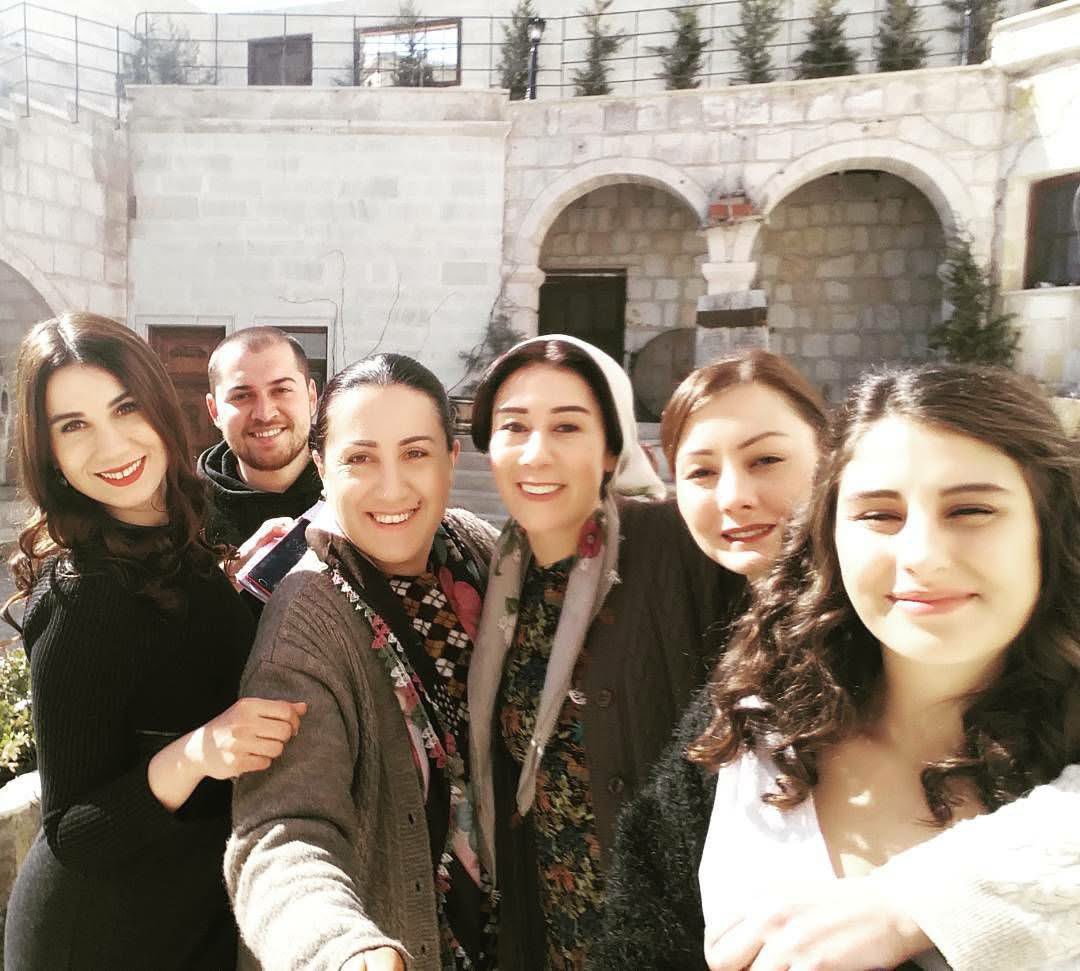 banusahinque's tweet photo. Kadrosunun ağırlıklı olarak tiyatro oyuncularından oluştuğu  dizileri çok özledik https://t.co/L9LHHJsdvg
