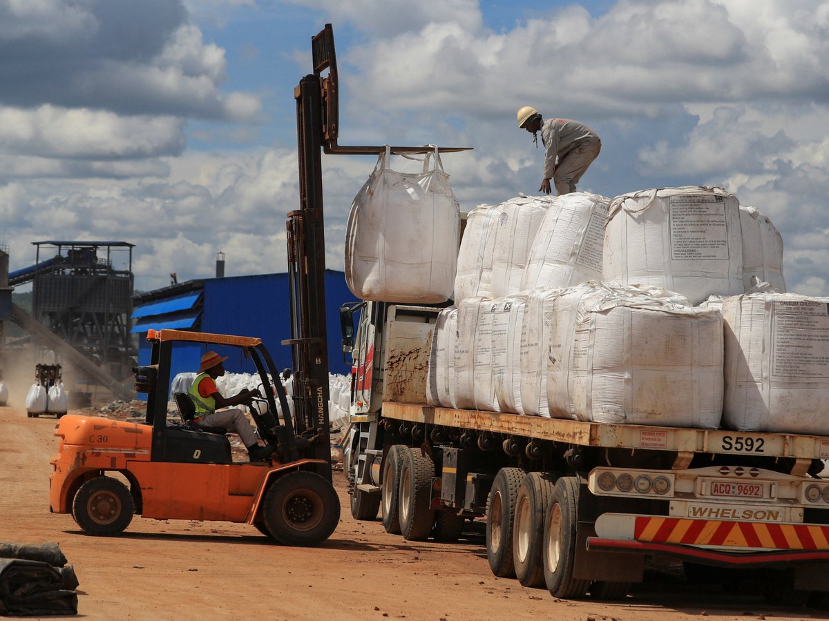 NevadaLithium's tweet photo. Zimbabwe just banned exports of lithium — effective immediately.

Citing "malpractices" in exports, Africa's largest lithium reserves are now locked in.

This changes the global battery supply chain. Read more: https://t.co/7TxjlIZDiZ https://t.co/9tMSP7rPDV