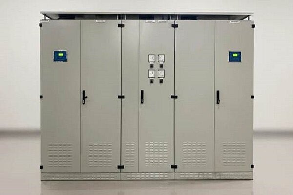 ‼️A knowledge-based Iranian company produces a fully indigenous industrial UPS system for critical sectors, including oil and gas. 

The advanced tech improves power stability, strengthens infrastructure security and reduces reliance on imports.

#IranFirst