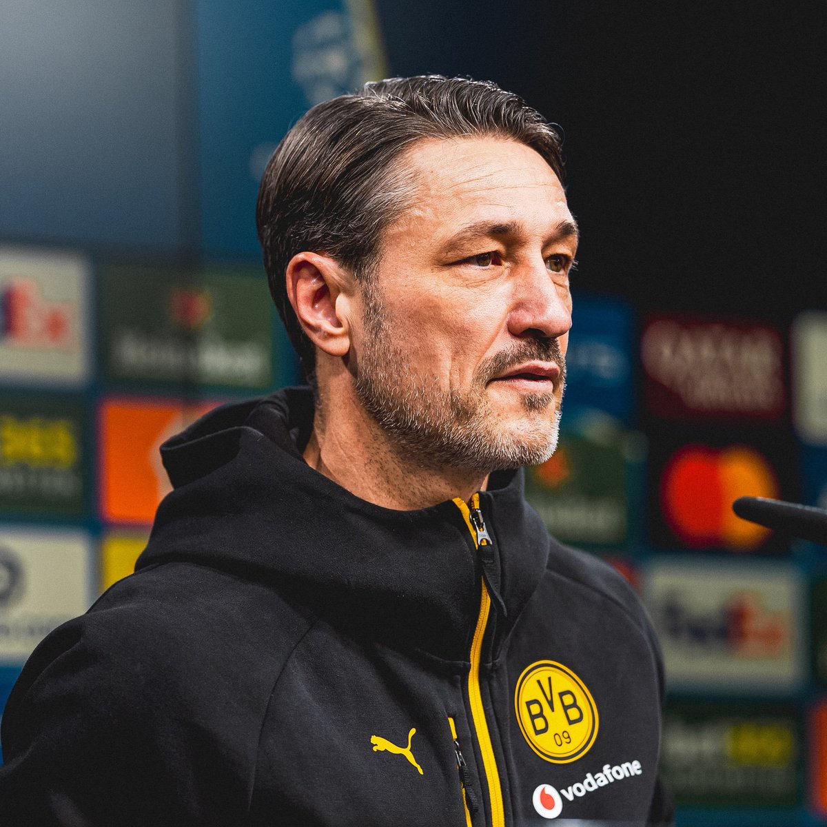 Baldazo de realidad en Borussia Dortmund.

La mentalidad mediocre de Lars Ricken se mezclan con la incompetencia de Sebastian Kehl en el armado del plantel y la ineptitud de Niko Kovac al entrenar.

Le gana a equipos que son INFINITAMENTE inferiores y nada más. El fracaso es
