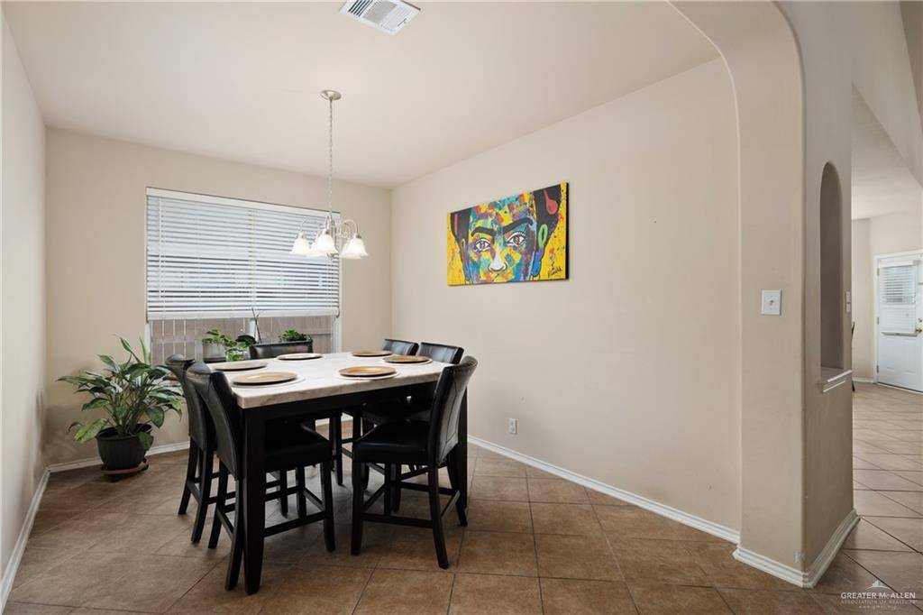 KaramKarla's tweet photo. New Listing Price: $2,500
4407 Santa Lydia, Mission, TX 78572 is a fantastic property with 5 bedrooms and 3.5 bathrooms.
See more here: https://t.co/5dw21oKNA3 https://t.co/69VeqA8y2Y