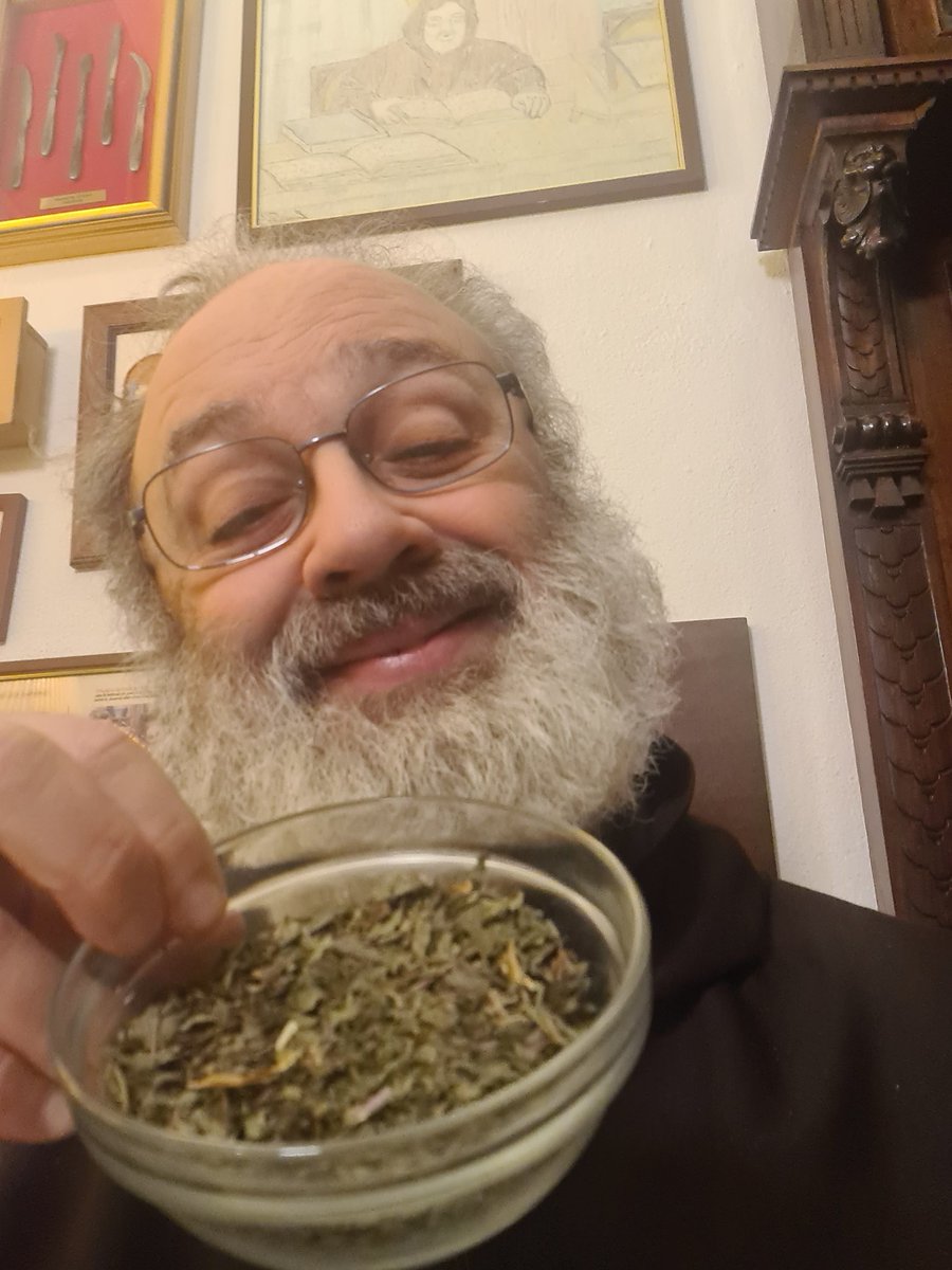 Buonanotte a tutti voi amici carissimi!
Dio vi benedica, vi protegga e vi doni Pace e Salute!
erboristeriadeifrati.it
#fratezio
#erboristeriadeifrati
#anticafarmaciasantanna