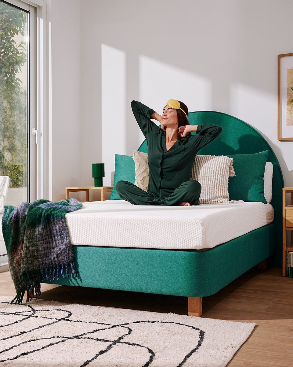 Maxcolchon's tweet image. El canapé Fix Redondo suaviza el dormitorio con sus formas curvas y su diseño elegante.
Funcional, cómodo y con mucha personalidad, convierte el descanso diario en una experiencia tan práctica como estética 💙

#inspiracion #decoracion #deco #habitación #ambiente