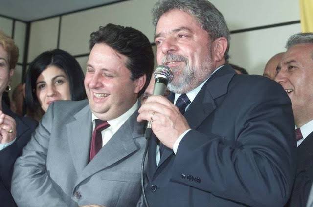 Imagine o tanto que estão gastando para o Garotinho dar entrevista em 1.000.000 de podcasts pagando de paladino da moralidade.
