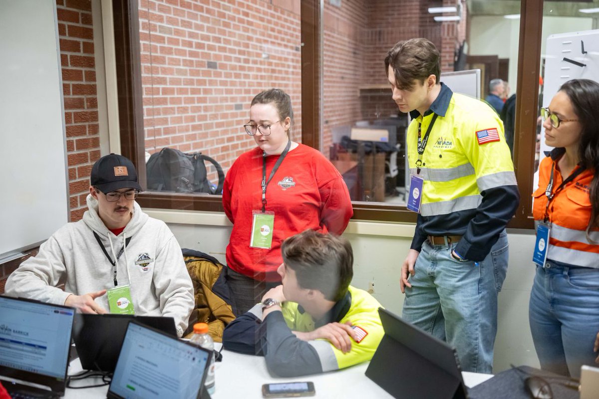 CIM_ICM's tweet image. Real flames. Real pressure. Real skills.

At the Canadian Mining Games, students gained hands-on experience through mine rescue, equipment handling, underground design and more.

Experiential learning that goes far beyond the classroom.

#CanadianMiningGames #FutureOfMining