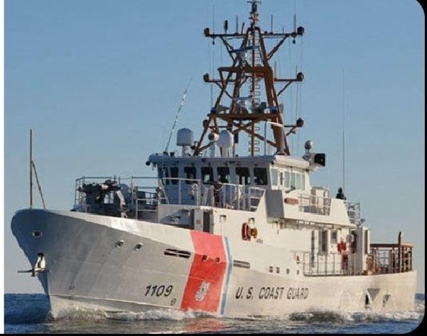 URGENTE CUBA 🇨🇺 
La guardia costera cubana se enfrentó a tiros con lancha rápida norteamericana que ingresó a aguas territoriales de Cuba  !! 🇨🇺 mató a 4 personas e hirió a otras 6 de 🇺🇸 en la parte cubana habrían 2 heridos.
La embarcación estaba registrada en Florida EEUU 🇺🇸