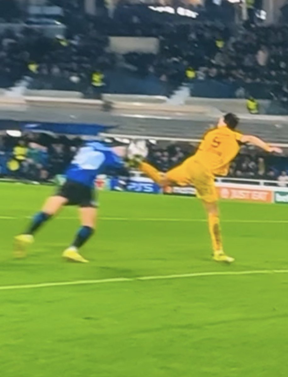 Dortmundzka's tweet image. Skrajnie obrzydliwe - brak słów na ten cyrk.

#ATABVB