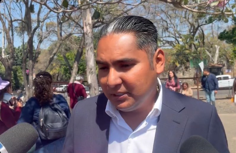 apdnoticias's tweet photo. #Ahora| Protectoras y animalistas del estado de #Morelos, le solicitan de manera inmediata la intervención del Edil del municipio de #EmilianoZapata Santos Tavarez García, hay un caso extremo de maltrato animal en su territorio, como siempre las autoridades del estado dejaron solos a los animales, son cinco perros en peligro de morir. 👇👇👇🫵🏻

#Morelos #Animales #Viral  #Cuernavaca #Cuautla #Temixco