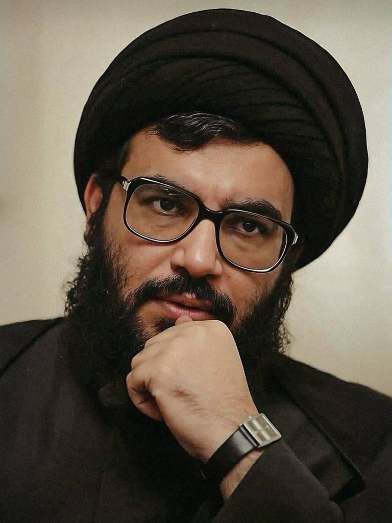 مَلامِحٌ مَلائكيَّة
هيبَةٌ حيدَريَّة ..