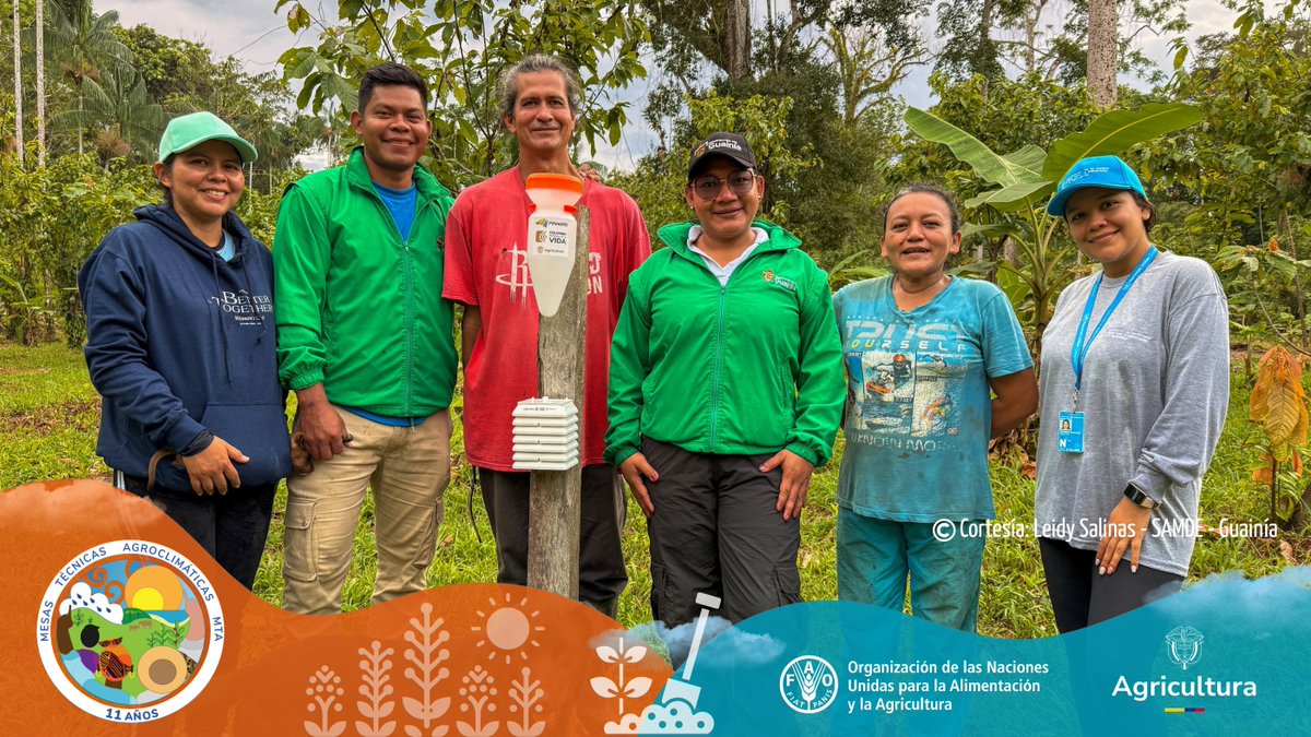 FAO_Colombia's tweet photo. Las #MesasTécnicasAgroclimáticas siguen creciendo. 
En Guainía, junto a @guainiaoficial y @MinAgricultura, instalamos 4 puntos de monitoreo climático liderados por productores y productoras. Monitorear el clima fortalece la información local para tomar decisiones oportunas. https://t.co/2IKh5lcxbe