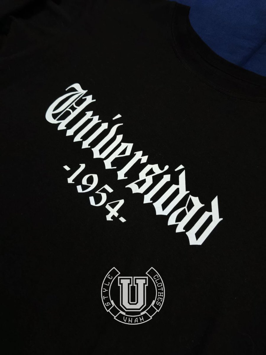 ¡ Que se note de qué equipo eres!🐾

Tengo playeras con diseño de Pumas para los verdaderos aficionados que viven cada partido con pasión 💙💛

Son muy perfectas  para apoyar en el estadio, en la reunión con amigos o para llevar el orgullo auriazul todos los días y luzcan