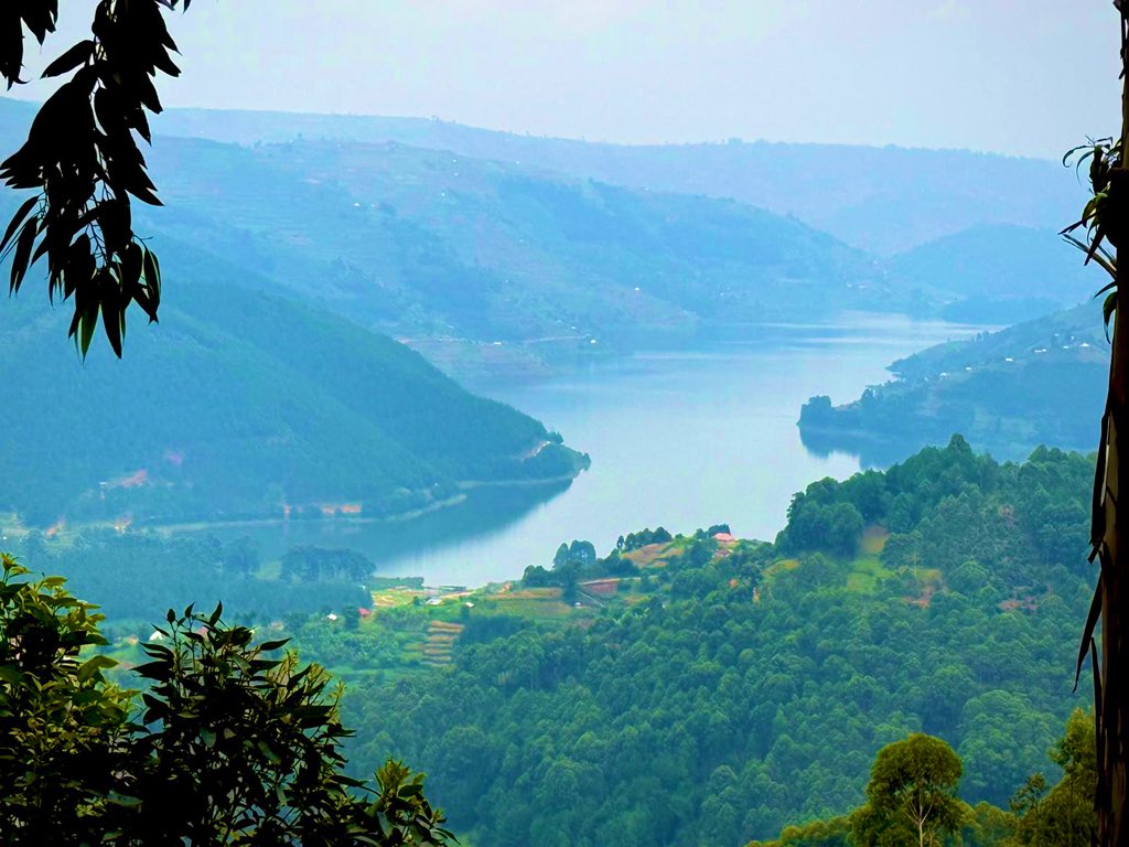 MarvinTheGuide's tweet photo. Only wrong answers, which lake is this, and where is it located.!!!???😉😂 https://t.co/SGnH4d4KaS