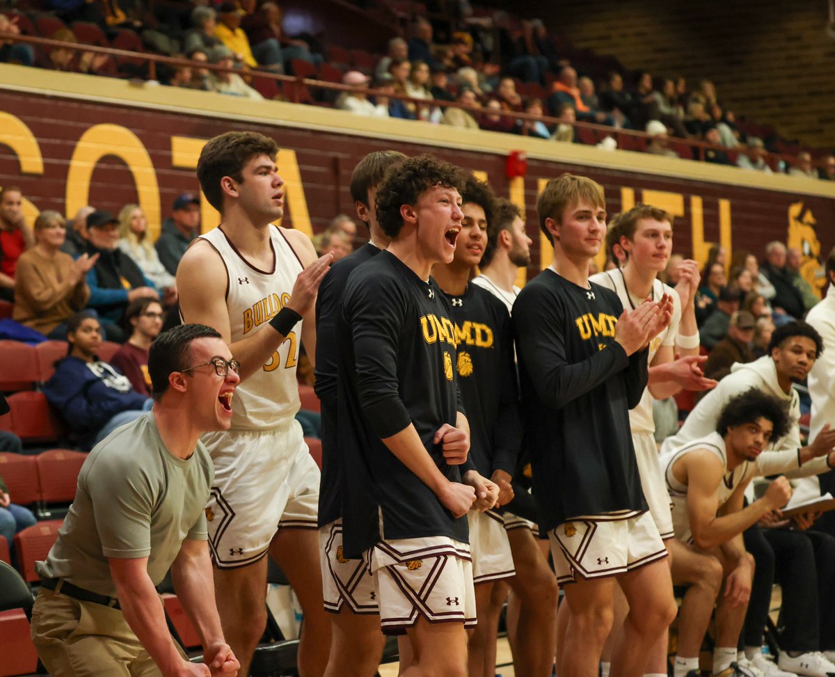 UMDBulldogMBB's tweet image. This is the type of energy we need from the crowd tonight! 

We will see you in Romano at 6 PM.

#MakeMoves