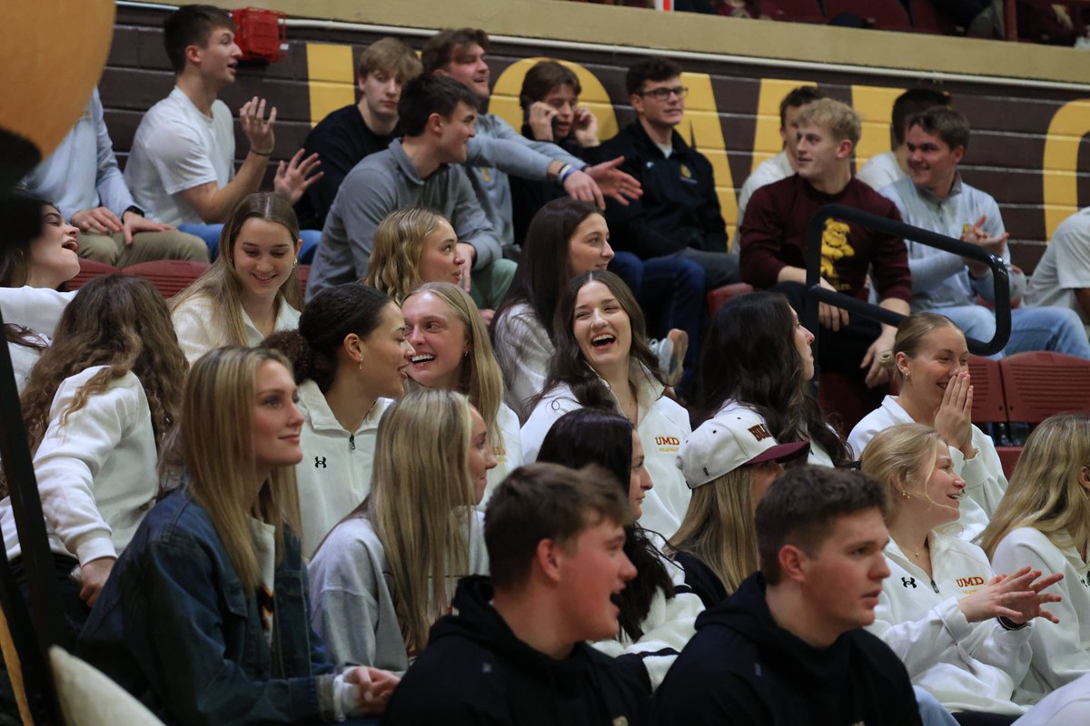 UMDBulldogMBB's tweet image. This is the type of energy we need from the crowd tonight! 

We will see you in Romano at 6 PM.

#MakeMoves
