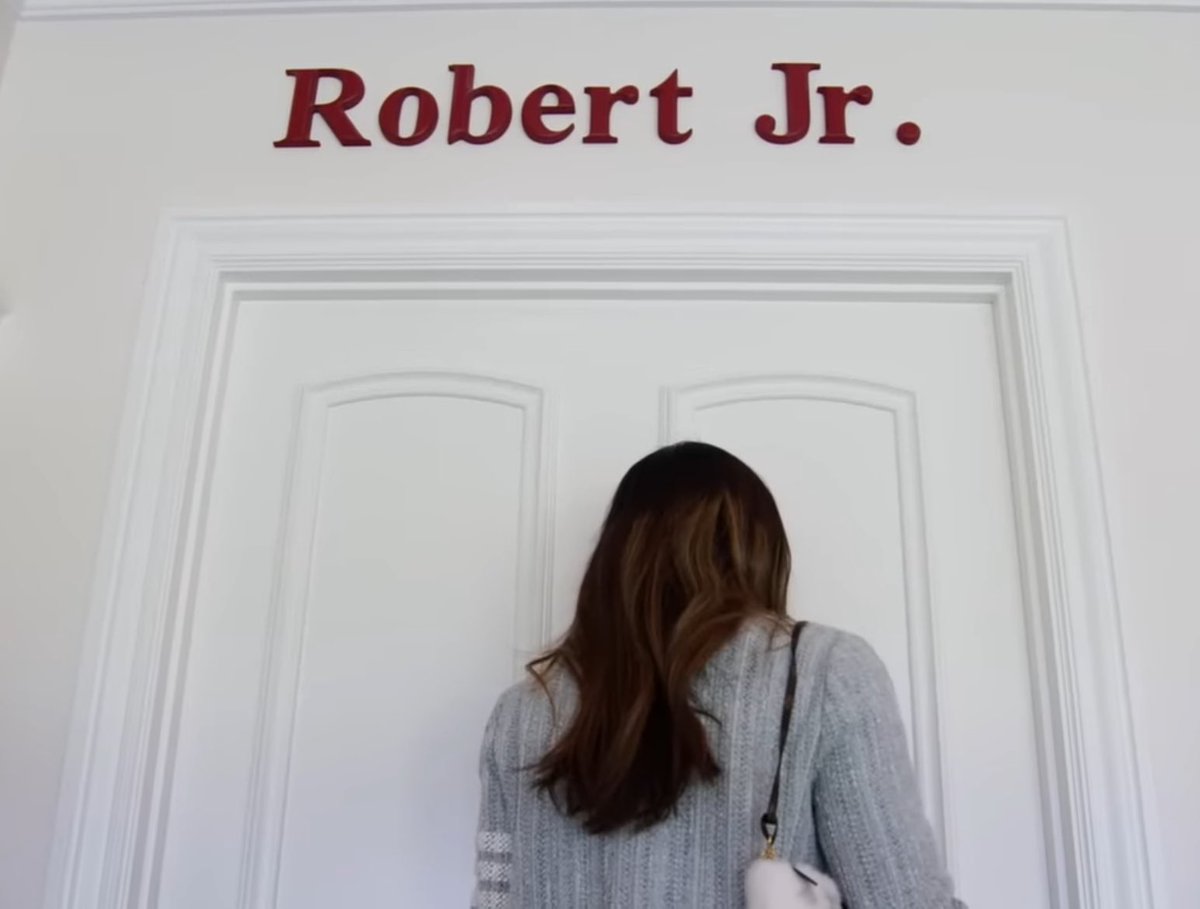 Dustin_Cone's tweet image. All I can think about is Mary Cosby at her sons door 😭 #RHOSLC