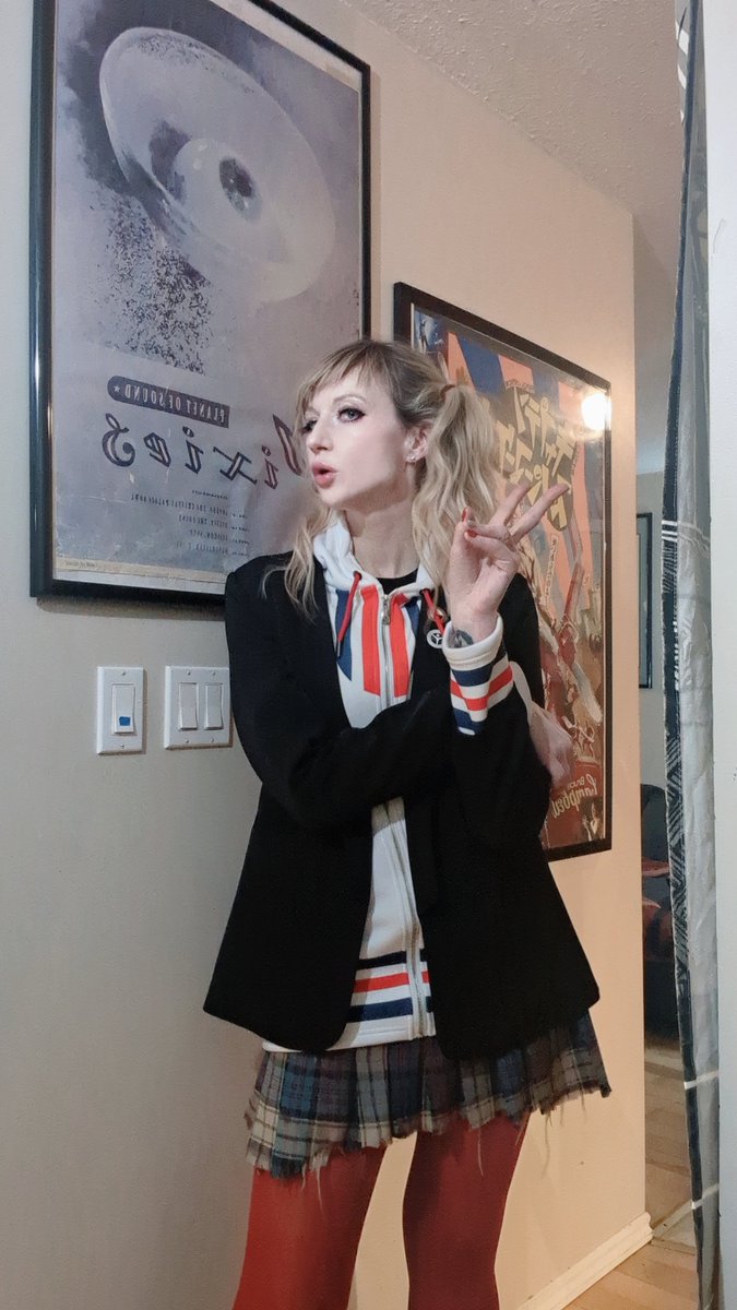 nursehella's tweet photo. My Ann Takamaki cosplay at Tsukino Con last weekend. Not too bad for a closet cosplay. P5 hoodie from @InsertCoinTees
#Persona5
#anntakamaki
#p5r
#cosp https://t.co/T2IGxf8V3o