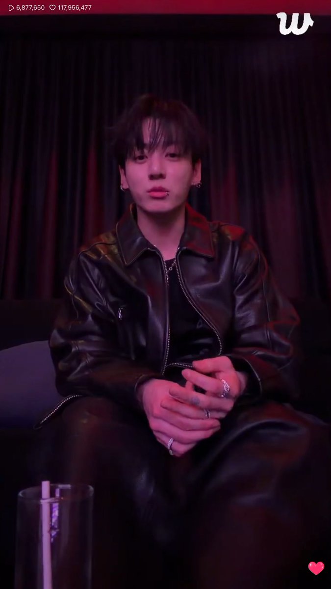 260226 <a href="/BTS_twt/">방탄소년단</a> #JungKook Weverse LIVE

🐰: เหตุผลที่ผมทำทุกอย่างนี้… ผมก็พูดในสัมภาษณ์อะไรต่าง ๆ ตลอด… ถ้าไม่มีผู้ชมคอยมองดูผม แล้วผมจะร้องเพลงไปทำไม? เต้นไปทำไม? แต่งเพลงไปทำไม? หรือทำงานหนักทำไมกัน
🐰: นั่นเป็นเพราะมีทุกคนอยู่นะครับ… คนที่รอคอยผมเพื่อทำสิ่งเหล่านั้น

🐰: