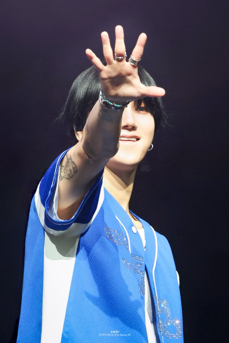 就是很萌哇( ˉ v ˉ ๑) 
#SUPERJUNIOR 
#슈퍼주니어
#SUPERSHOW10 
#SS10_in_Macau_D3
#Yesung 
#艺声
#예성
#イェソン