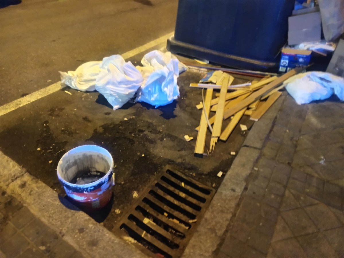 Esto es Chamberí. Par que diga <a href="/jaimegtaboada/">Jaime Glez Taboada</a> que los vecinos del entorno de Lucio del Valle 7 no tenemos un problema <a href="/Lineamadrid/">Línea Madrid</a> <a href="/AlmeidaPP_/">José Luis Martínez-Almeida</a> <a href="/GrupoPPMadrid/">Grupo Popular Madrid</a> <a href="/ppchamberi/">PP Chamberí</a> <a href="/psoechamberi/">PSOE Chamberí /♥️ 🇪🇸</a> <a href="/MADRID/">Ayuntamiento Madrid</a>