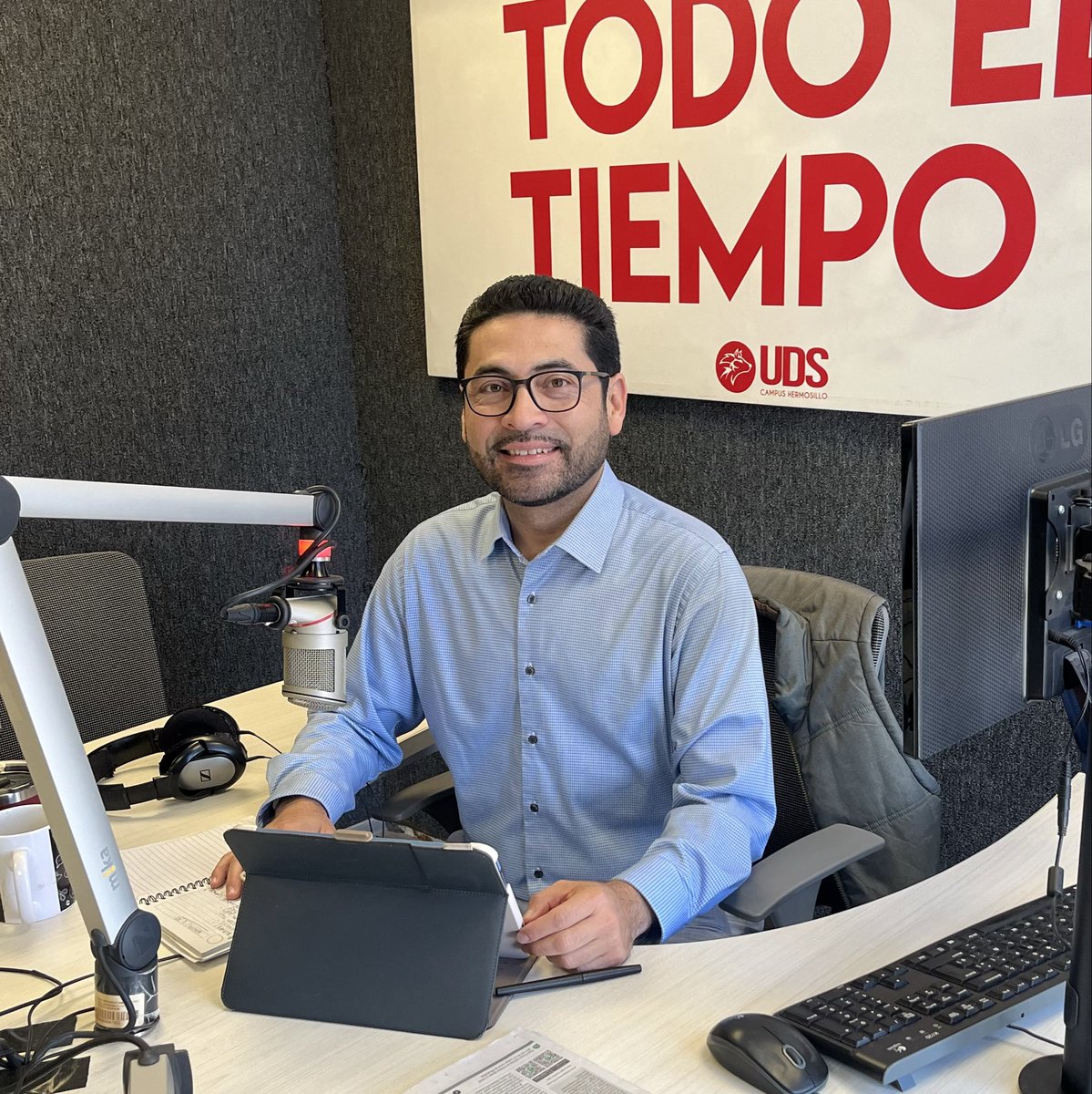 Mitad de semana informativa en #LasNoticias por <a href="/LobosFM1035/">Lobos FM Hermosillo</a> 

⏰ 1:00 - 2:00 pm
📻 103.5 FM 
🛜 lobosfm.com 

facebook.com/share/v/1C2Qqw…