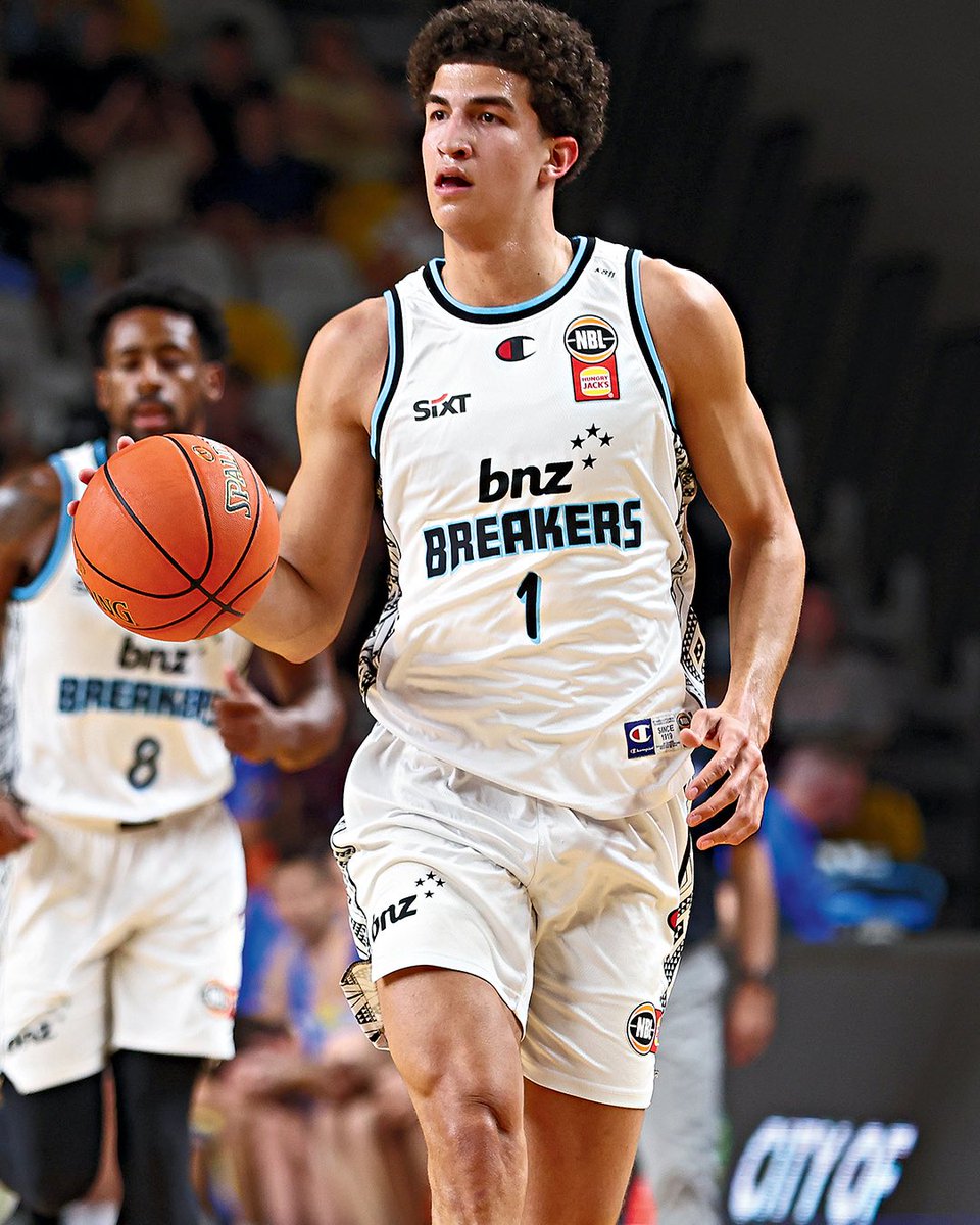 A native of Mexico and standout in Australia’s NBL, Karim López has fully established himself as one of the world’s top prospects and the future of Mexican hoops. Next stop? The NBA.

Read more: slam.ly/karim-story
