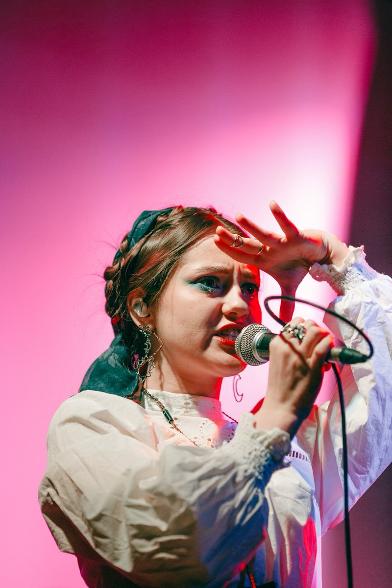 Оленёнок бимбо tweet media