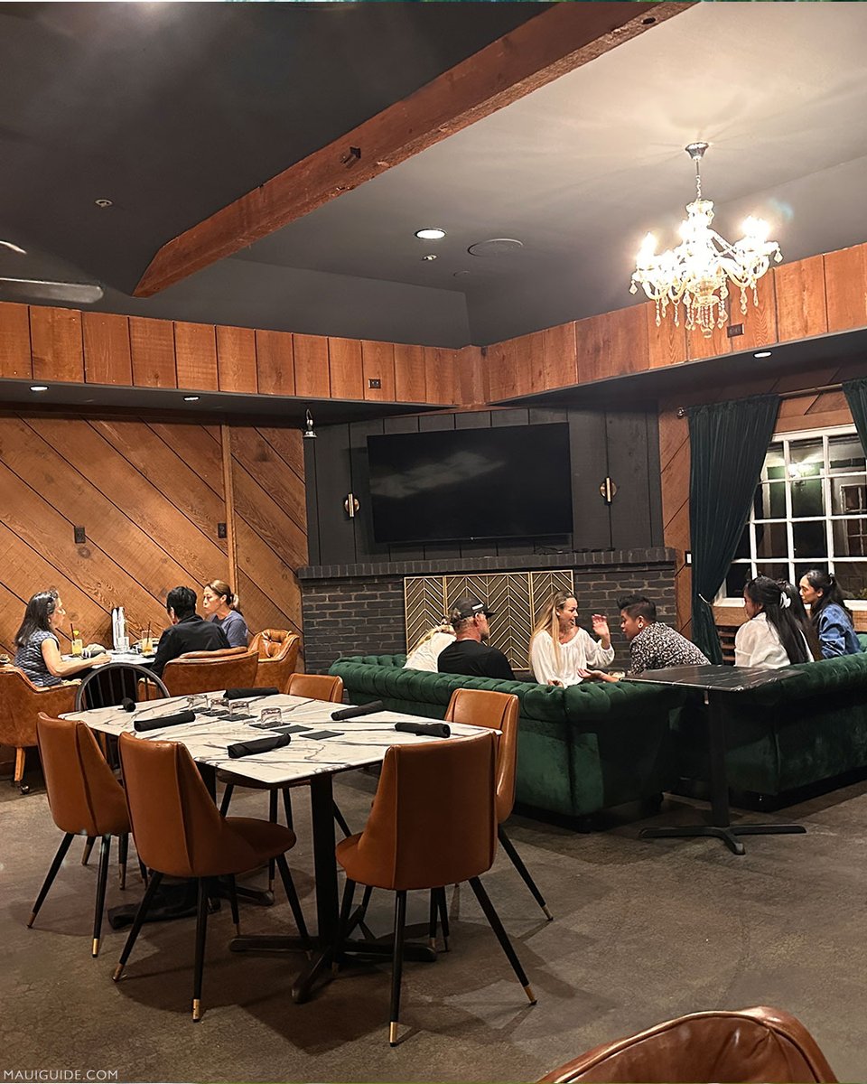 diningmaui's tweet photo. #MakawaoPublicHouse is one of those Upcountry spots that feels like a treat without being fussy.

It’s a lively gastro pub in the heart of #Makawao with a strong cocktail and beer lineup, plus a comfort food leaning menu. https://t.co/LFC1snEZiM