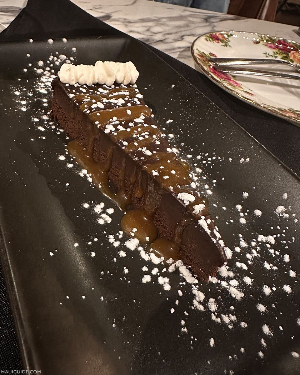 diningmaui's tweet photo. #MakawaoPublicHouse is one of those Upcountry spots that feels like a treat without being fussy.

It’s a lively gastro pub in the heart of #Makawao with a strong cocktail and beer lineup, plus a comfort food leaning menu. https://t.co/LFC1snEZiM