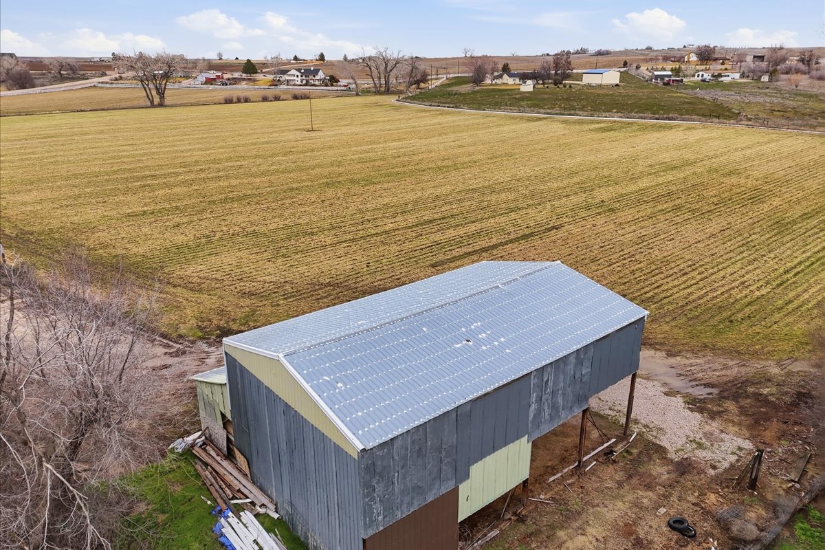 TracyKasper's tweet photo. J U S T . L I S T E D
Set on 19.79-acres with sweeping views of the Owyhee Mountains, this exceptional 3,564 SF home blends luxury living with fully equipped agricultural functionality.
16921 Oasis Rd, Caldwell, ID
https://t.co/JOWNWJJ8eb...
Tracy Kasper 📷 208-867-2709 https://t.co/LJjQZTSfqj