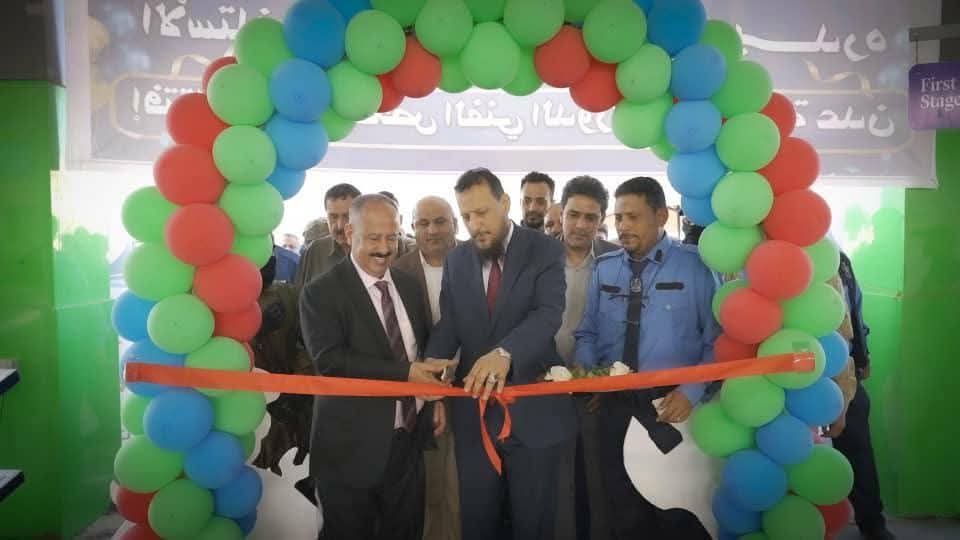 تشرفت اليوم برفقة أخي عبدالرحمن شيخ، وزير الدولة ومحافظ العاصمة عدن، بافتتاح مركز الفحص الدوري للمركبات؛ هذا المشروع الذي لا نعتبره مجرد مركز فني، بل هو ركيزة أساسية في استراتيجيتنا لتحديث قطاع النقل.
لقد كان هدفنا واضحاً منذ اللحظة الأولى: الانتقال من العشوائية إلى التنظيم. إن