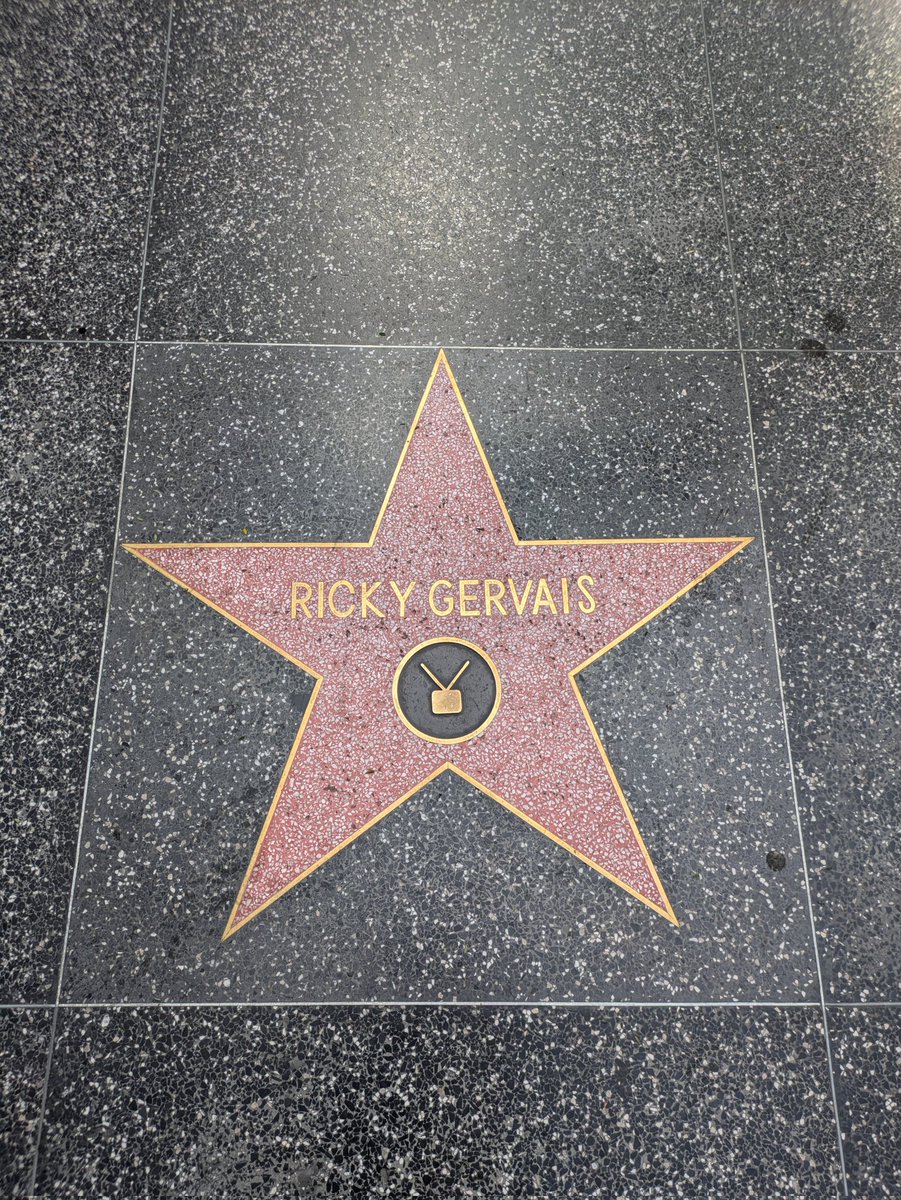 lamby80's tweet photo. Finally found @rickygervais https://t.co/qa9fpTS4TN