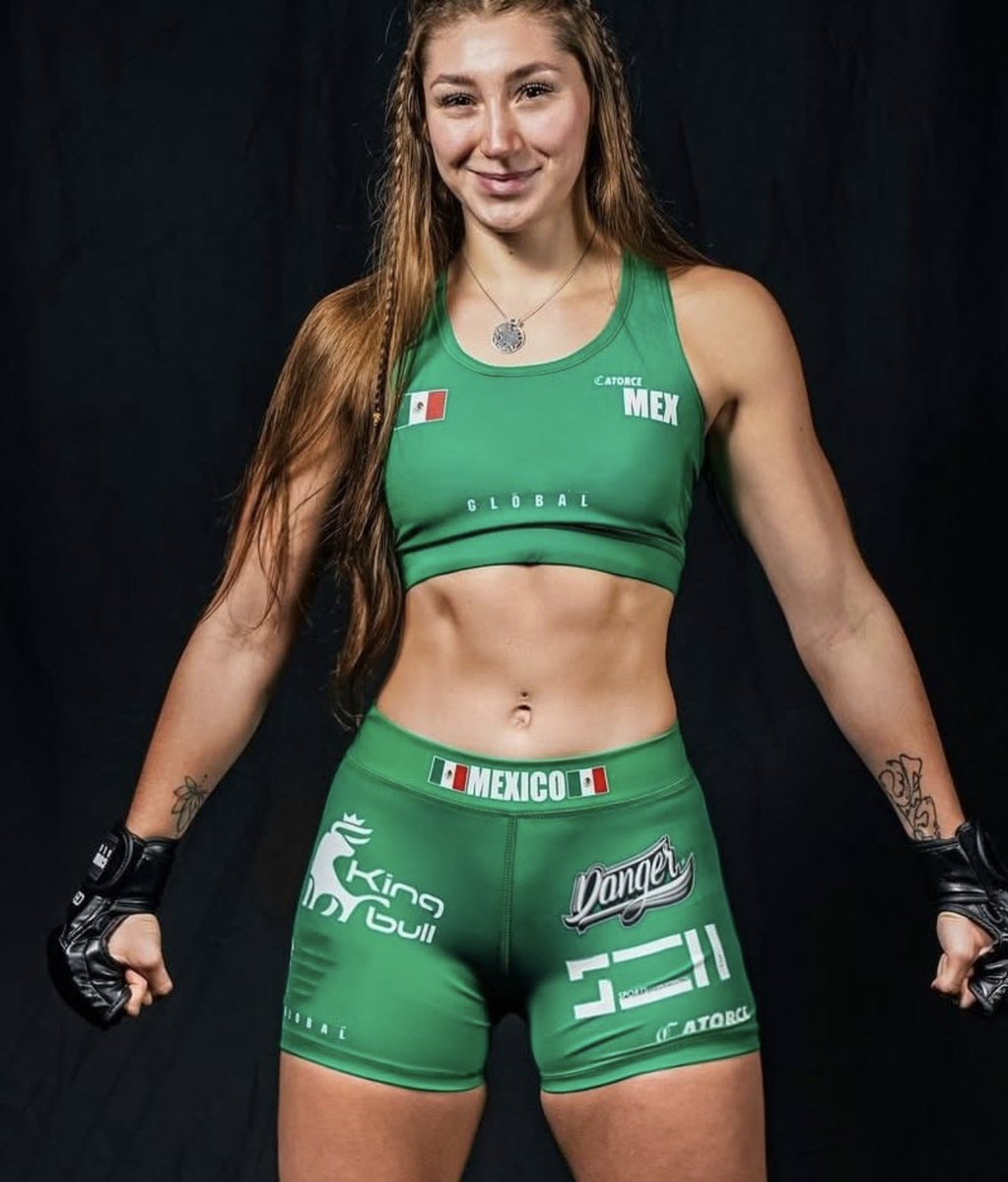 Ella es Regina Tarin, la peleadora invicta (7-0), que debutará este sábado en #UFCMexico. Un dato curioso es que Regina iba a pelear en Contender Series en septiembre 2025, tuvo que retirarse de la pelea y Sofia Montenegro tomó su lugar. Hoy vuelven a hacer el enroque con la