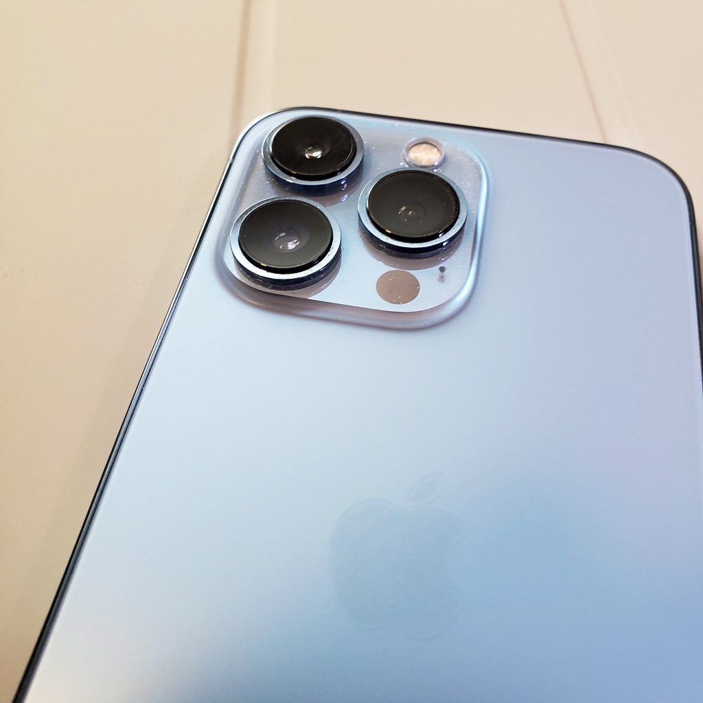 MarrrkoX's tweet image. That’s only because it reminds me so much of the Sierra Blue color for my 13 Pro. 🤌