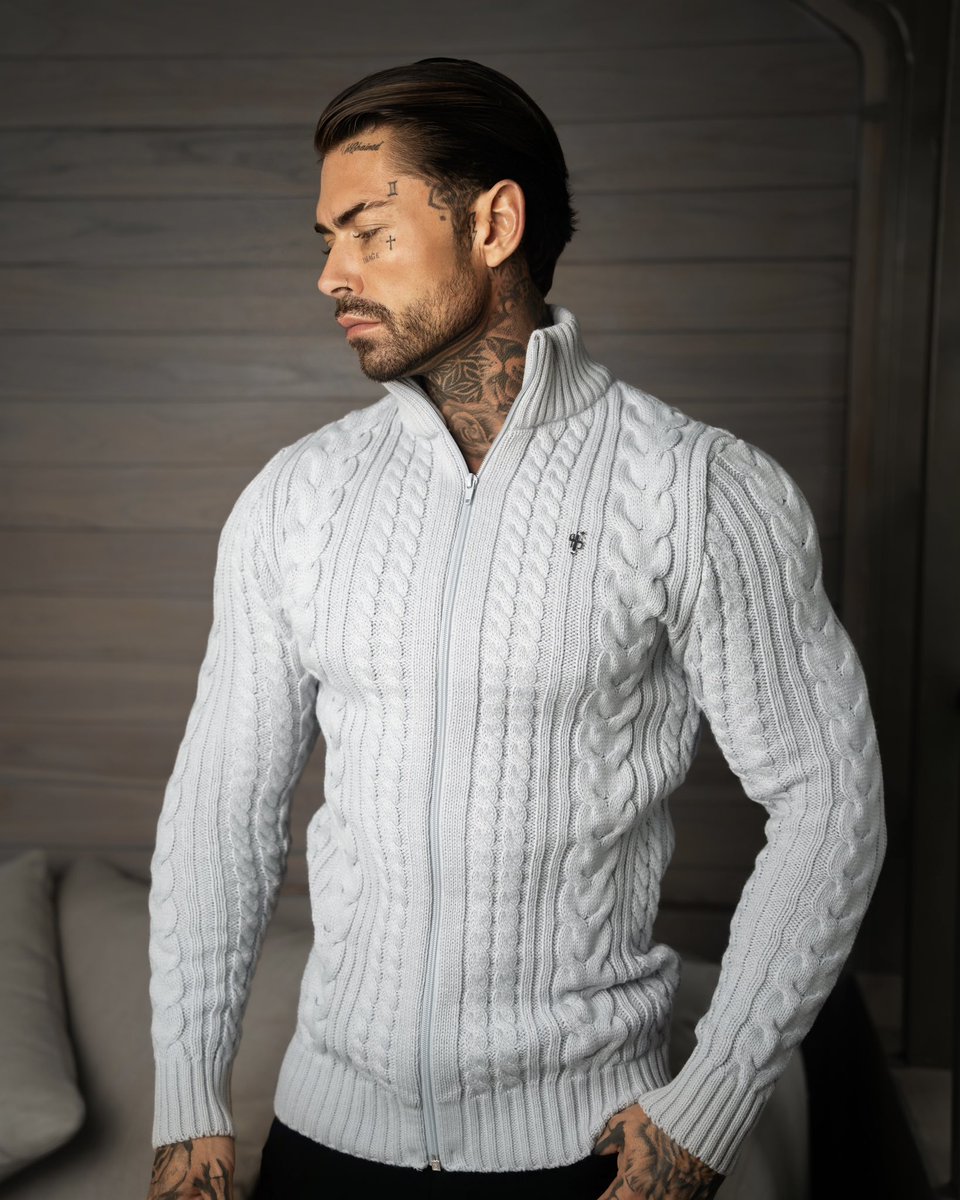 FatherSons_'s tweet image. NEW Chunky Cardigans ❄️ 
[ 50 Pieces ]

→ fathersonsclothing.com/collections/kn…

#cardigan #bodybuilder #menswear