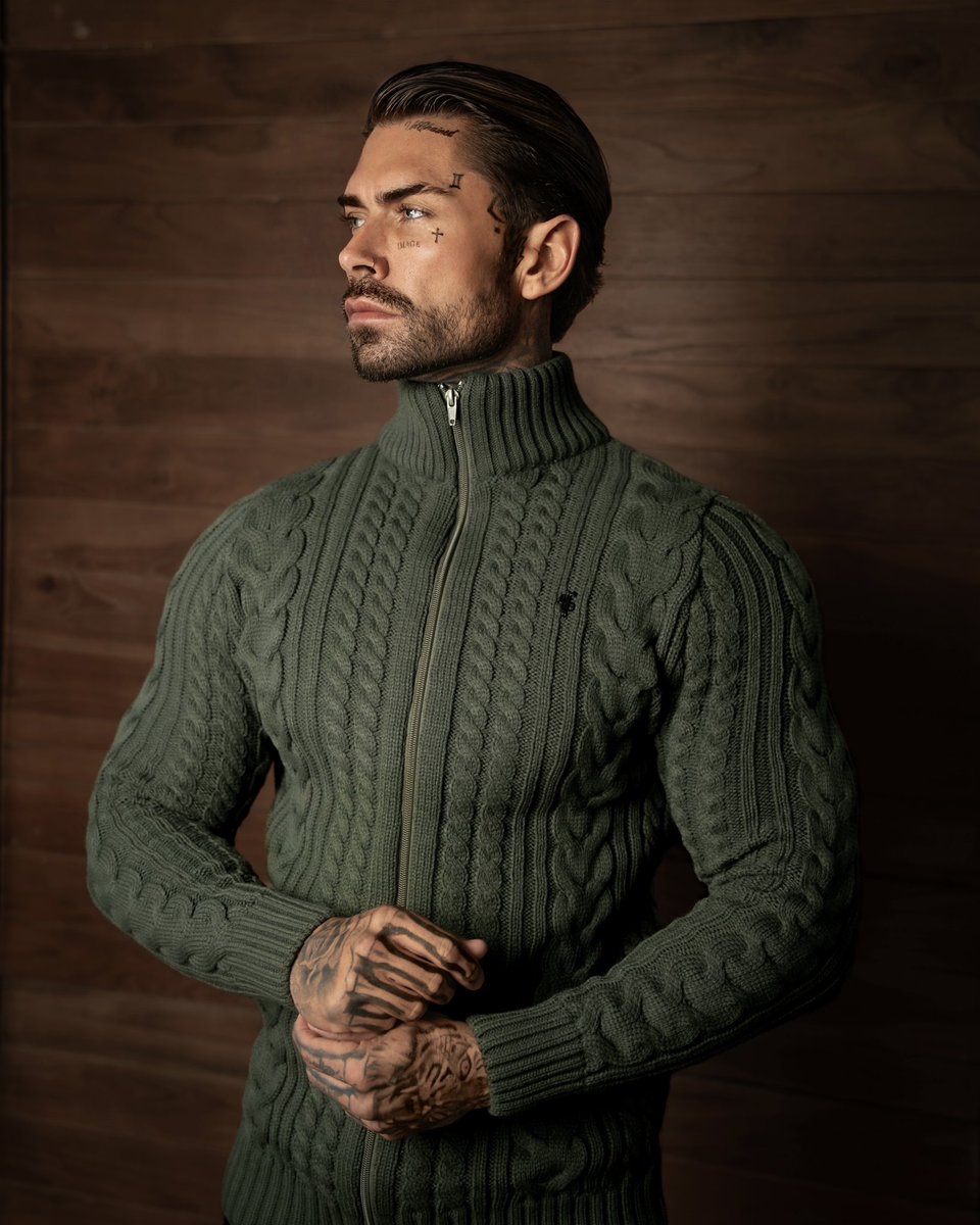 FatherSons_'s tweet image. NEW Chunky Cardigans ❄️ 
[ 50 Pieces ]

→ fathersonsclothing.com/collections/kn…

#cardigan #bodybuilder #menswear