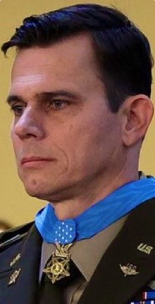 It’s men like this that scare the shit out of white, liberal, single women. Good! 💪🇺🇸🔥