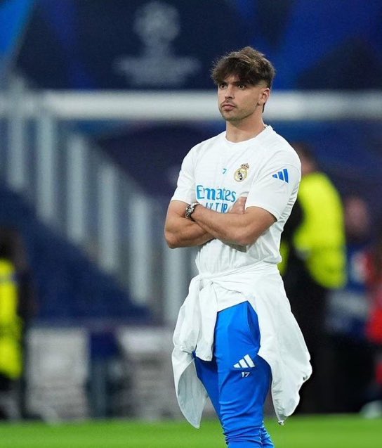 🚨 — راؤول اسينسيو في اخر مباراتين :

❌ خطأ تسبب بهدف أمام بنفيكا

❌ خطأ تسبب بهدف أمام اوساسونا