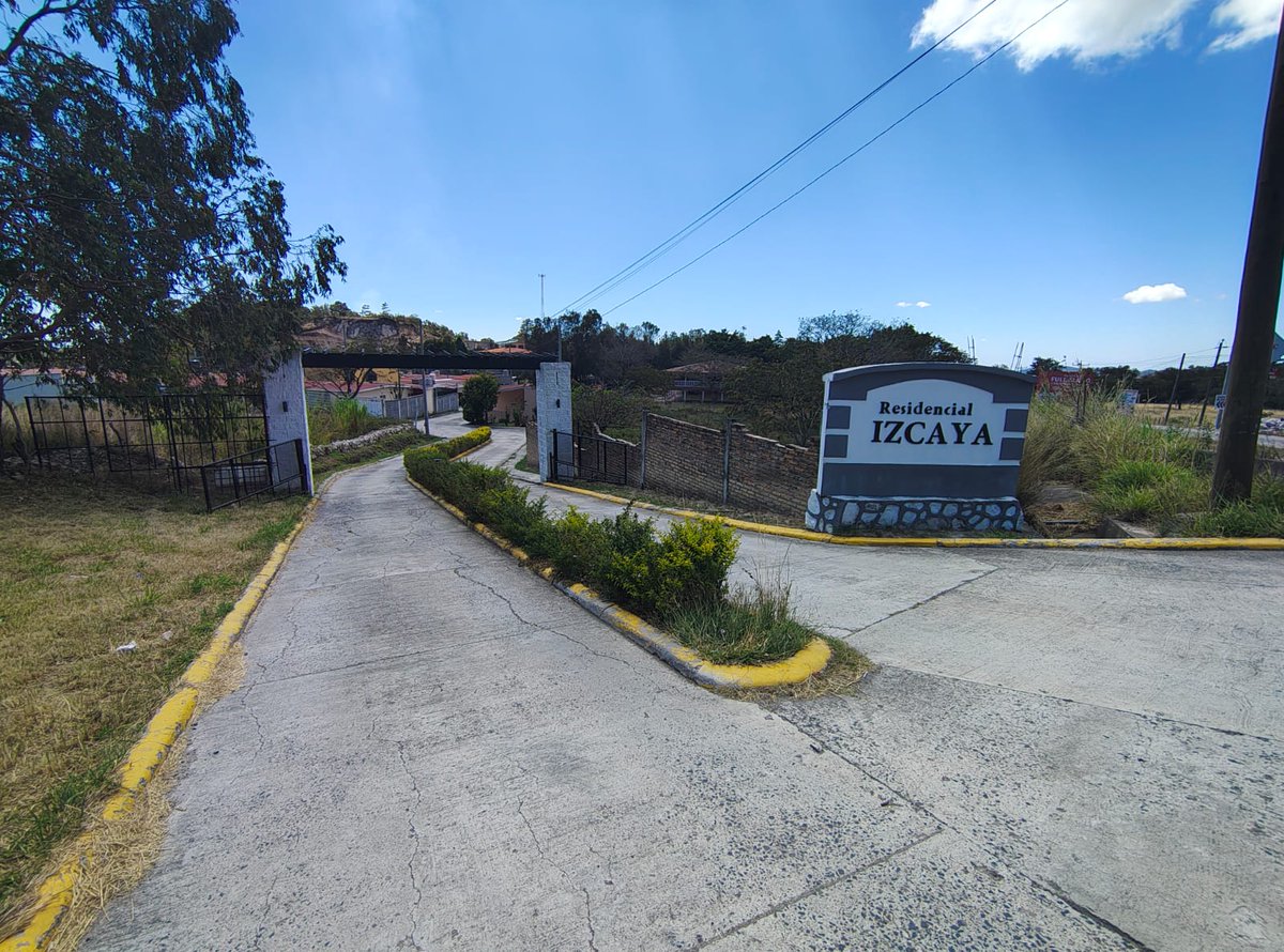 MP_Honduras's tweet image. La Fiscalía Especial de Protección de las Etnias y Patrimonio Cultural y la #ATIC realizaron inspección en residencial del municipio de Santa Ana, Francisco Morazán, ante la sospecha de contaminación de fuentes de agua en perjuicio de la comunidad indígena Lenca de Meza Grande