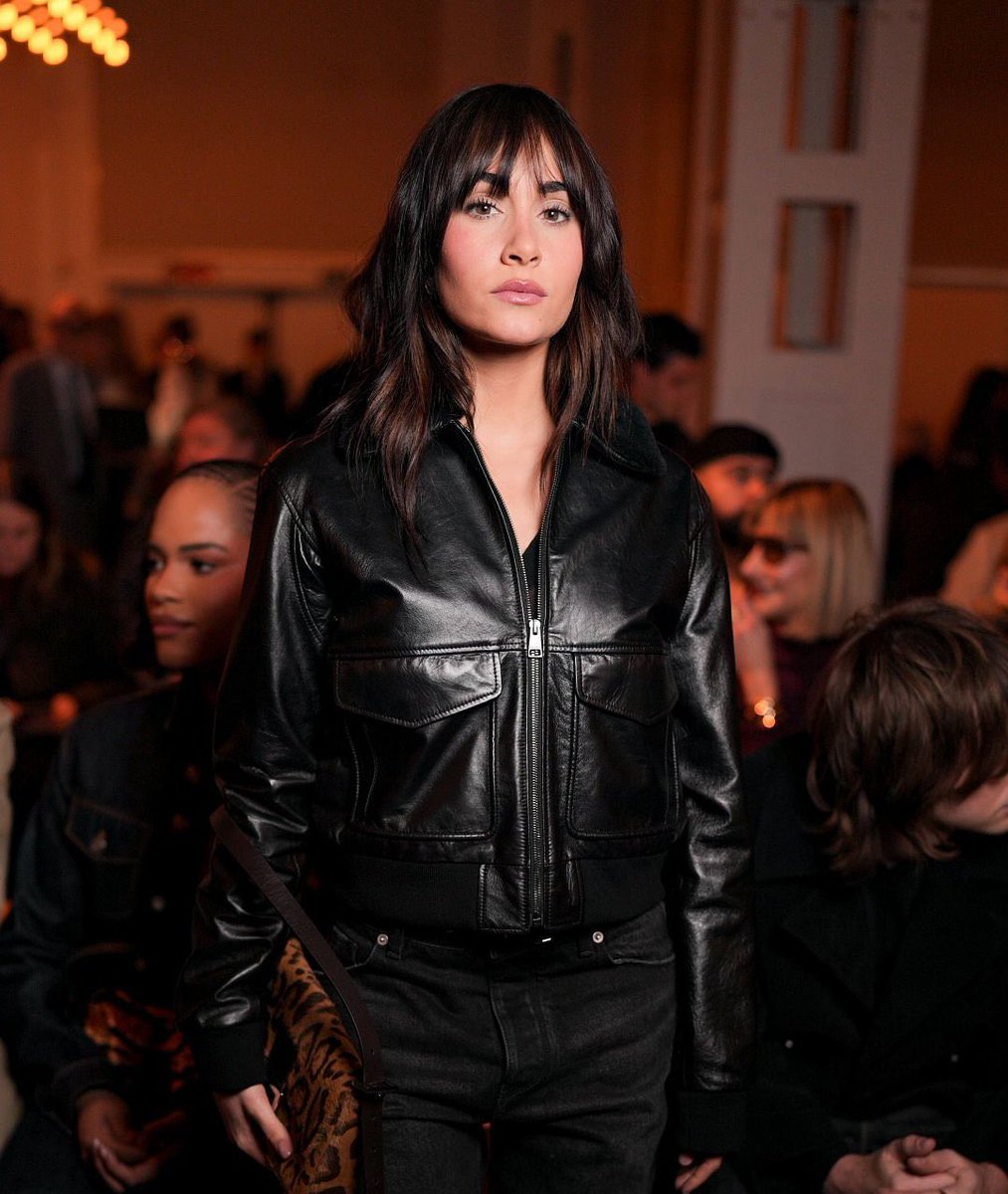 Looks of Aitana tweet media
