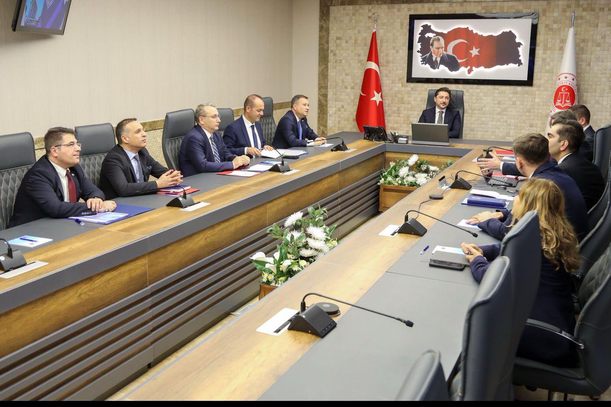 Adalet Bakan Yardımcısı Ceyhan’dan Ceza ve Tevkifevleri Genel Müdürlüğü’ne ziyaret

son.tv/adalet-bakan-y…